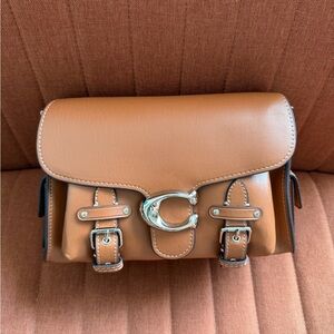 Stylish Tan Leather Crossbody Bag